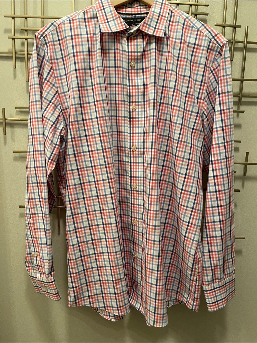 Banana Republic Men's Pink and Blue Plaid Button-Up Shirt